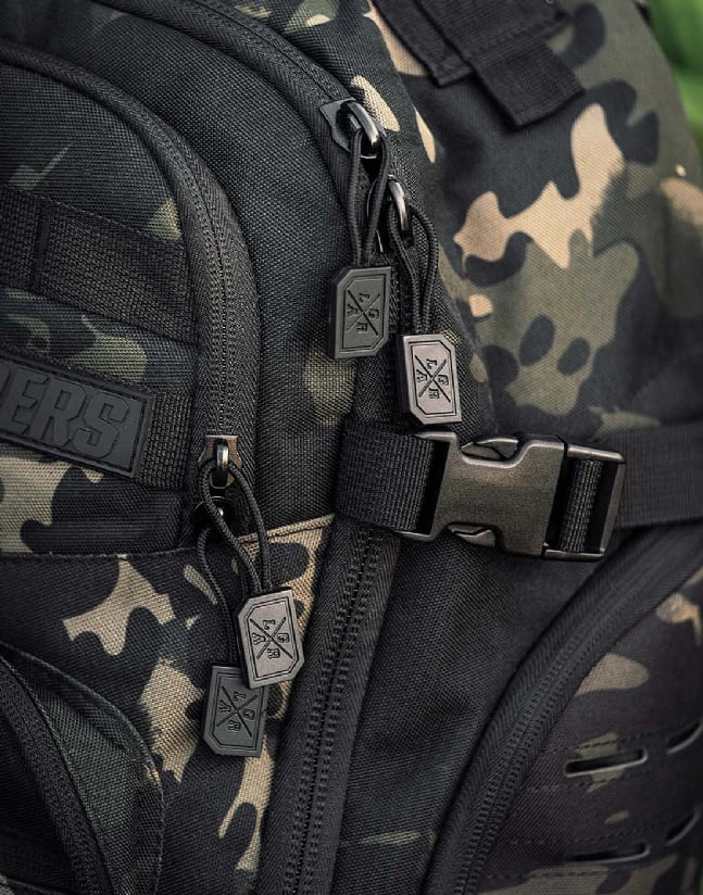 LOOSE RIDERS nahrbtnik SESSION-DAY Camo