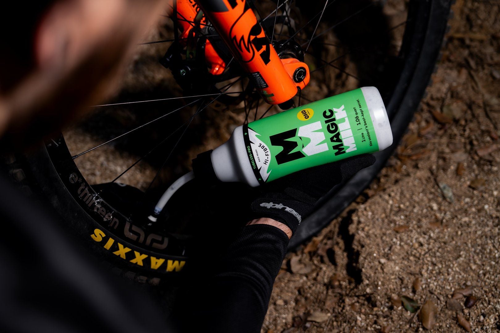 MAGIC MILK tesnilna tekočina za tubeless PRO HI-FIBRE, 1L