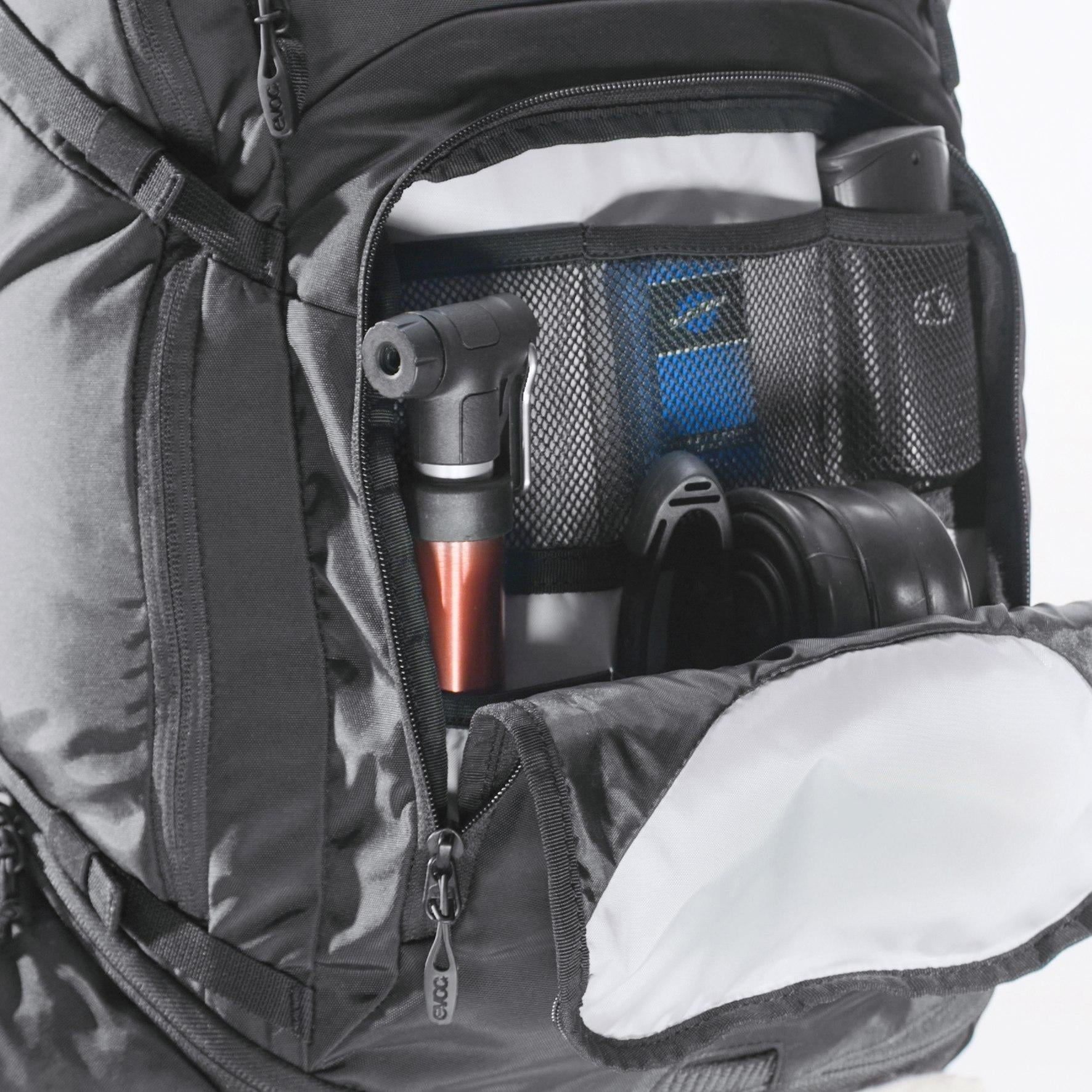 EVOC nahrbtnik EXPLORER Pro 30 silver